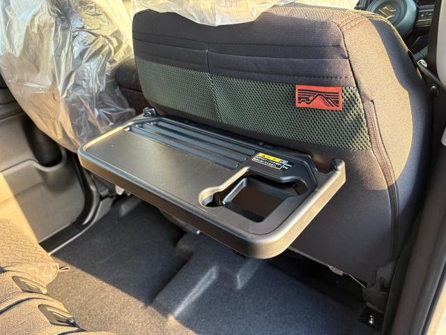 スペーシアギア ハイブリッドＸＺ　衝突軽減ブレーキ　両側電動スライドドア　ハンドルヒーター　シートヒーター　電子パーキングブレーキ　ブレーキホールド　純正アルミホイール　キーフリー　オートエアコン（18枚目）