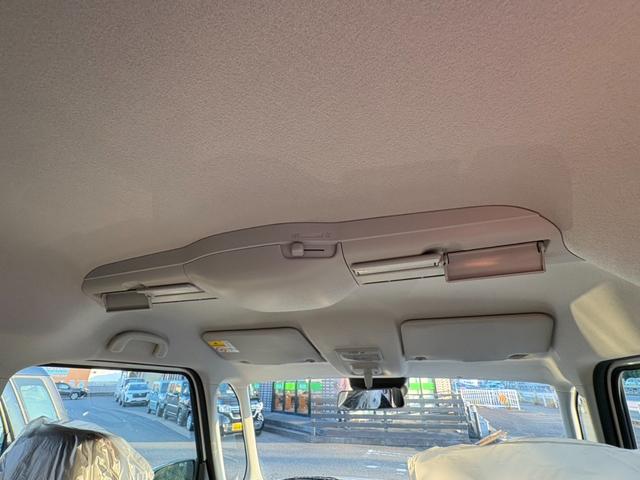 スペーシアギア ハイブリッドＸＺ　衝突軽減ブレーキ　両側電動スライドドア　ハンドルヒーター　シートヒーター　電子パーキングブレーキ　ブレーキホールド　純正アルミホイール　キーフリー　オートエアコン（19枚目）