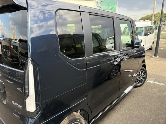 Ｎ－ＢＯＸカスタム ベースグレード　届出済未使用車　衝突軽減ブレーキ　片側電動スライドドア　シートヒーター　バックカメラ　純正アルミホイール（9枚目）