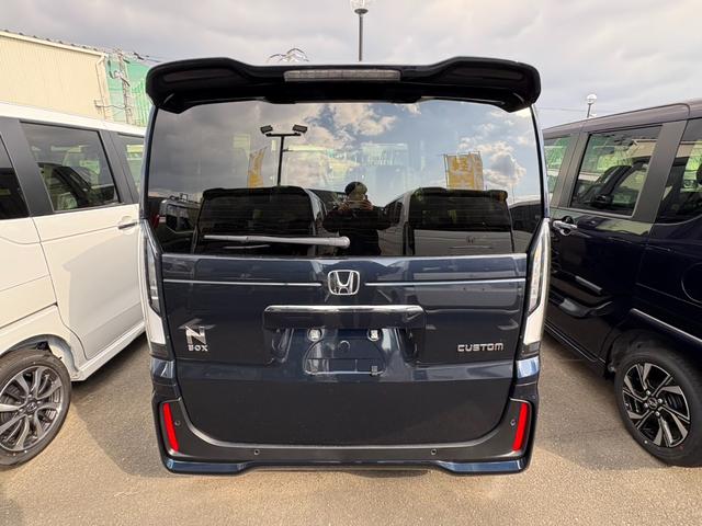 Ｎ－ＢＯＸカスタム ベースグレード　届出済未使用車　衝突軽減ブレーキ　片側電動スライドドア　シートヒーター　バックカメラ　純正アルミホイール（10枚目）