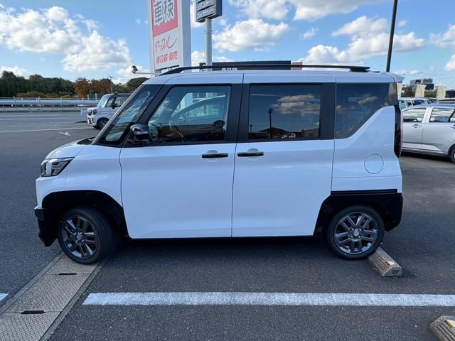 デリカミニ Ｇ　プレミアム　届出済未使用車　衝突軽減ブレーキ　アラウンドビューモニター　両側電動スライドドア　電子パーキングブレーキ　ブレーキホールド　ハンドルヒーター　純正アルミホイール（8枚目）