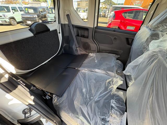 デリカミニ Ｇ　プレミアム　届出済未使用車　衝突軽減ブレーキ　アラウンドビューモニター　両側電動スライドドア　電子パーキングブレーキ　ブレーキホールド　ハンドルヒーター　純正アルミホイール（14枚目）