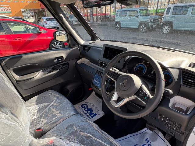 デリカミニ Ｇ　プレミアム　届出済未使用車　衝突軽減ブレーキ　アラウンドビューモニター　両側電動スライドドア　電子パーキングブレーキ　ブレーキホールド　ハンドルヒーター　純正アルミホイール（16枚目）