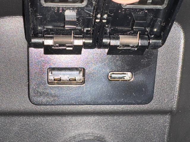 ソリオ ハイブリッドＭＺ　社外８インチナビ　フルセグＴＶ　ブルートゥース　ＤＶＤ再生　ＥＴＣ　両側電動スライドドア　ヘッドアップディスプレイ　コーナーセンサー　ドラレコ付き（44枚目）