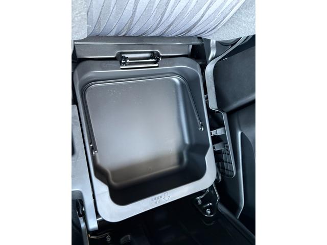 ソリオ ハイブリッドＭＺ　社外８インチナビ　フルセグＴＶ　ブルートゥース　ＤＶＤ再生　ＥＴＣ　両側電動スライドドア　ヘッドアップディスプレイ　コーナーセンサー　ドラレコ付き（55枚目）