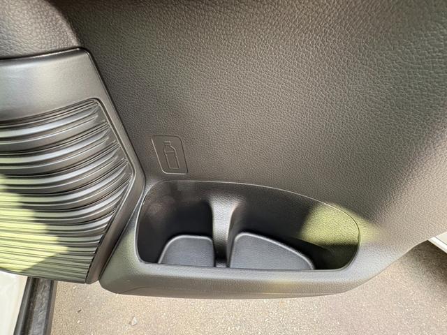 ハスラー タフワイルド　届出済未使用車　衝突軽減ブレーキ　シートヒーター　フォグランプ　ルーフキャリア　クルーズコントロール　コーナーセンサー　ステアリングスイッチ　キーフリー　オートエアコン（23枚目）