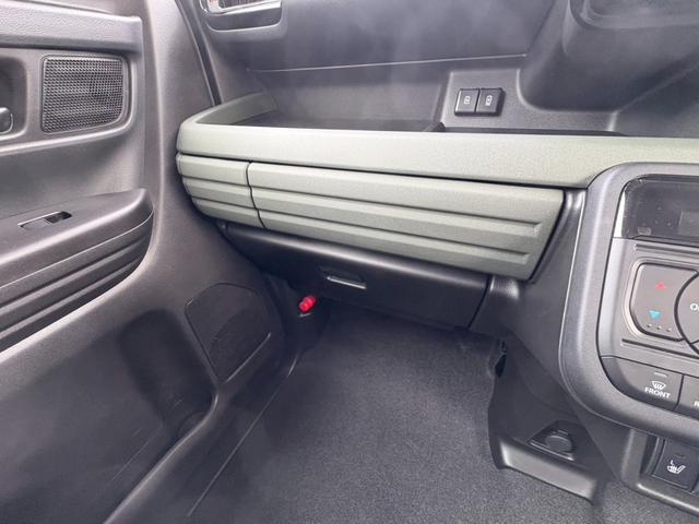 スペーシアギア ハイブリッドＸＺ　純正９インチナビ　全方位モニター付き　両側電動スライドドア　シートヒーター　ハンドルヒーター　スリムサーキュレーター　電子パーキングブレーキ　ブレーキホールド機能　純正アルミホイール（46枚目）