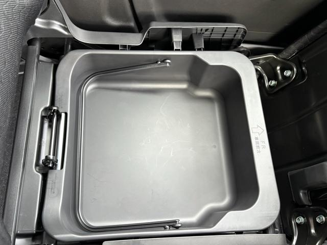 スペーシアギア ハイブリッドＸＺ　純正９インチナビ　全方位モニター付き　両側電動スライドドア　シートヒーター　ハンドルヒーター　スリムサーキュレーター　電子パーキングブレーキ　ブレーキホールド機能　純正アルミホイール（51枚目）