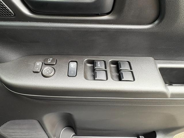 スペーシアギア ハイブリッドＸＺ　純正９インチナビ　全方位モニター付き　両側電動スライドドア　シートヒーター　ハンドルヒーター　スリムサーキュレーター　電子パーキングブレーキ　ブレーキホールド機能　純正アルミホイール（56枚目）