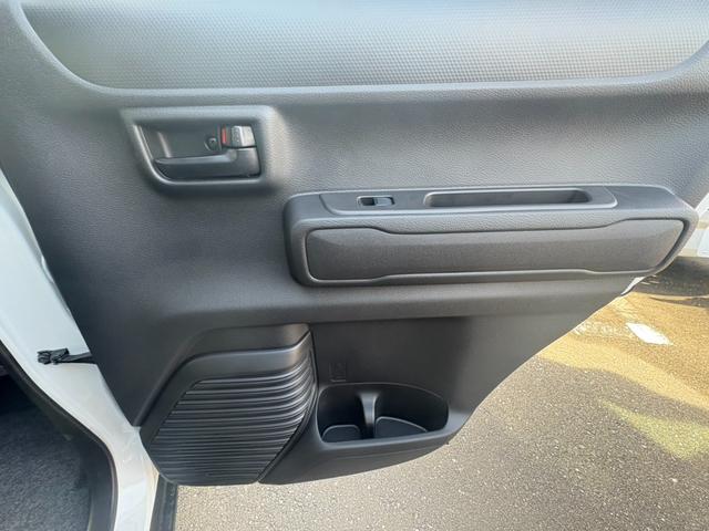 ハスラー ハイブリッドＧ　届出済未使用車　衝突軽減ブレーキ　クルーズコントロール　コーナーセンサー　ステアリングスイッチ　キーフリー　オートエアコン（20枚目）