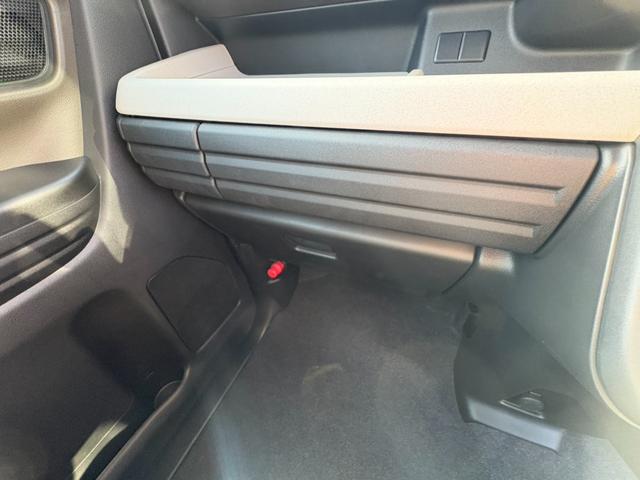 スペーシア ハイブリッドＧ　衝突軽減ブレーキ　両側スライドドア　ステアリングスイッチ　キーフリー　オートエアコン（37枚目）