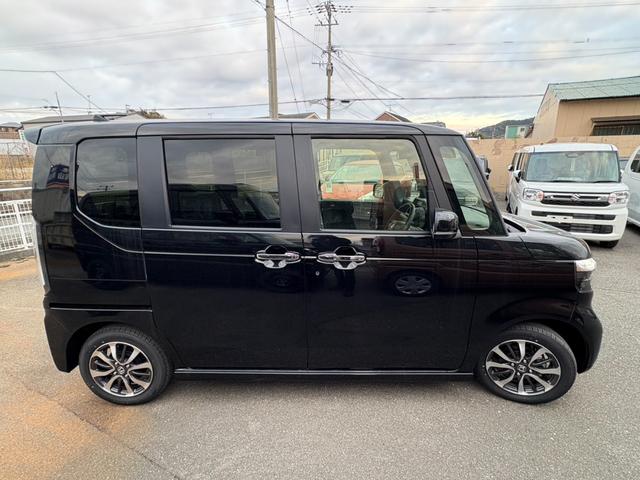 Ｎ－ＢＯＸカスタム ベースグレード　届出済未使用車　衝突軽減ブレーキ　アダプティブクルーズコントロール　片側電動スライドドア　電子パーキング　ブレーキホールド　シートヒーター　キーフリー　オートエアコン　純正アルミホイール（9枚目）