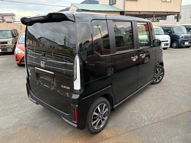 Ｎ－ＢＯＸカスタム ベースグレード　届出済未使用車　衝突軽減ブレーキ　アダプティブクルーズコントロール　片側電動スライドドア　電子パーキング　ブレーキホールド　シートヒーター　キーフリー　オートエアコン　純正アルミホイール（10枚目）