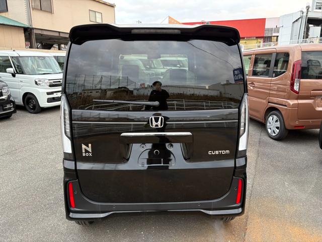 Ｎ－ＢＯＸカスタム ベースグレード　届出済未使用車　衝突軽減ブレーキ　アダプティブクルーズコントロール　片側電動スライドドア　電子パーキング　ブレーキホールド　シートヒーター　キーフリー　オートエアコン　純正アルミホイール（11枚目）