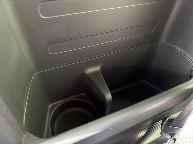 Ｎ－ＢＯＸカスタム ベースグレード　届出済未使用車　衝突軽減ブレーキ　アダプティブクルーズコントロール　片側電動スライドドア　電子パーキング　ブレーキホールド　シートヒーター　キーフリー　オートエアコン　純正アルミホイール（22枚目）