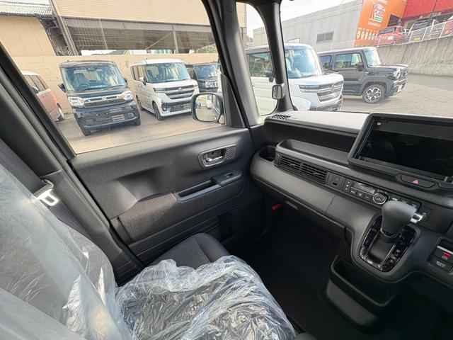 Ｎ－ＢＯＸカスタム ベースグレード　届出済未使用車　衝突軽減ブレーキ　アダプティブクルーズコントロール　片側電動スライドドア　電子パーキング　ブレーキホールド　シートヒーター　キーフリー　オートエアコン　純正アルミホイール（40枚目）