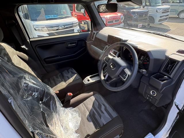 タフト Ｇ　クロムベンチャー　衝突軽減ブレーキ　ブレーキホールド　電子パーキングブレーキ　コーナーセンサー　ガラスルーフ　シートヒーター　バックカメラ　ステアリングスイッチ（24枚目）