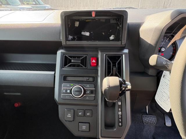 タフト Ｇ　クロムベンチャー　衝突軽減ブレーキ　ブレーキホールド　電子パーキングブレーキ　コーナーセンサー　ガラスルーフ　シートヒーター　バックカメラ　ステアリングスイッチ（32枚目）