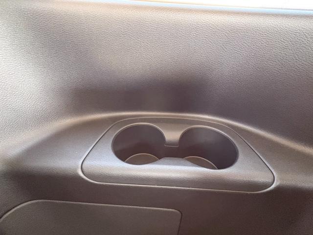 セレナ ハイウェイスターＶ　社外ナビ　ワンセグＴＶ　ＥＴＣ　バックカメラ　Ｂｌｕｅｔｏｏｔｈ　両側電動スライドドア　オートライト　ＬＥＤライト　衝突軽減システム　盗難防止システム　３列シート（19枚目）