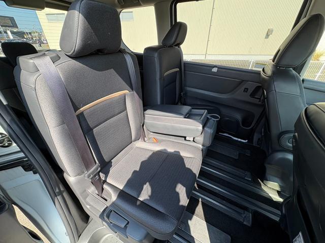 セレナ ハイウェイスターＶ　社外ナビ　ワンセグＴＶ　ＥＴＣ　バックカメラ　Ｂｌｕｅｔｏｏｔｈ　両側電動スライドドア　オートライト　ＬＥＤライト　衝突軽減システム　盗難防止システム　３列シート（22枚目）