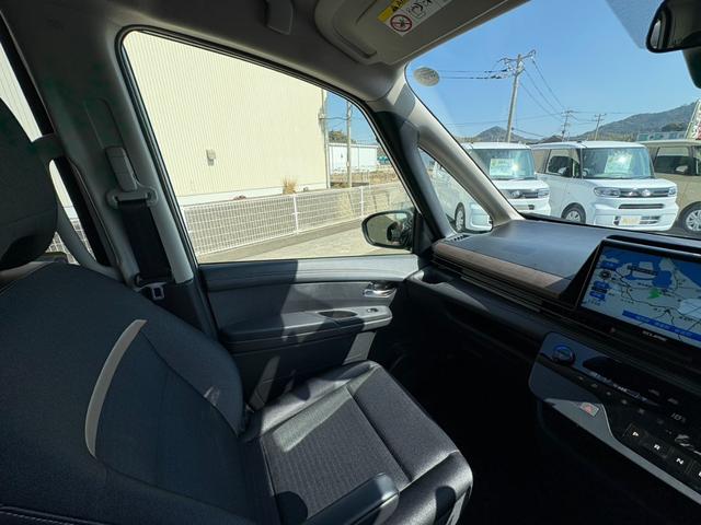 セレナ ハイウェイスターＶ　社外ナビ　ワンセグＴＶ　ＥＴＣ　バックカメラ　Ｂｌｕｅｔｏｏｔｈ　両側電動スライドドア　オートライト　ＬＥＤライト　衝突軽減システム　盗難防止システム　３列シート（42枚目）