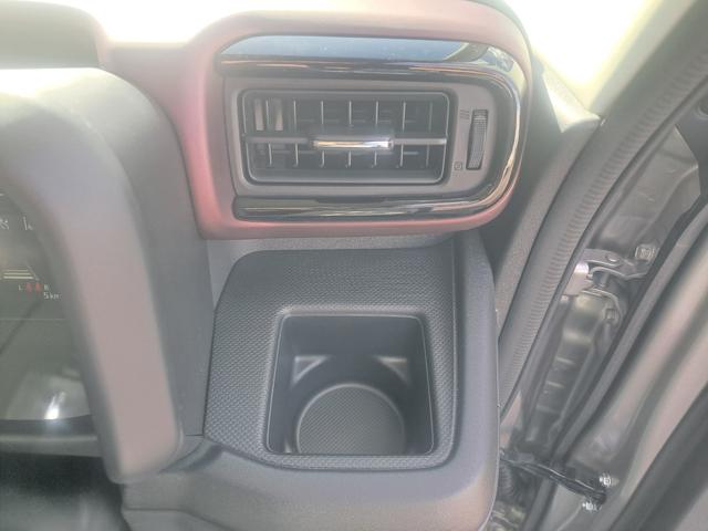 スペーシアカスタム 　届出済未使用　両側電動スライドドア　電子パーキング　シートヒーター　衝突軽減システム　盗難防止システム（30枚目）