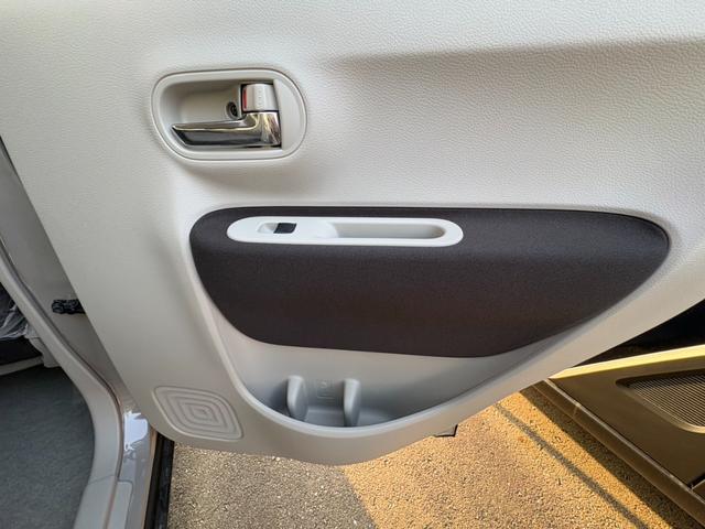 アルトラパンＬＣ ハイブリッドＸ　届出済未使用　衝突軽減システム　盗難防止システム　オートライト　オートエアコン　シートヒーター（19枚目）