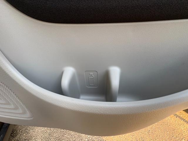 アルトラパンＬＣ ハイブリッドＸ　届出済未使用　衝突軽減システム　盗難防止システム　オートライト　オートエアコン　シートヒーター（20枚目）