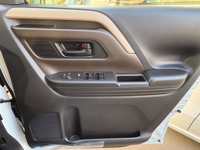 スペーシア ハイブリッドＸ　届出済未使用車　衝突軽減ブレーキ　両側電動スライドドア　スリムサーキュレーター　キーフリー　オートエアコン　シートヒーター（45枚目）