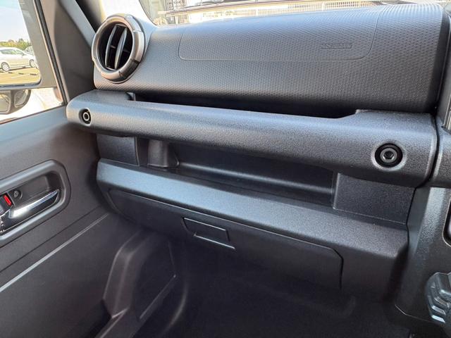 ジムニー ＸＣ　４ＷＤ　コーナーセンサー　シートヒーター　衝突軽減システム　オートライト（41枚目）