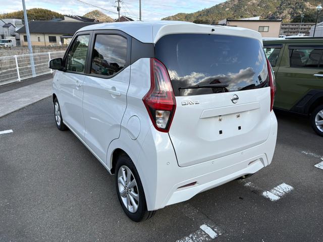 デイズ Ｘ　７インチナビ　Ｂｌｕｅｔｏｏｔｈ　ＣＤ再生　バックカメラ　ＥＴＣ　ドライブレコーダー　純正マット　オートライト　オートエアコン　スマートキー　衝突軽減システム　盗難防止システム（13枚目）