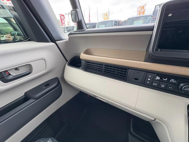 Ｎ－ＢＯＸ ベースグレード　届出済未使用車　衝突軽減ブレーキ　アダプティブクルーズコントロール　片側電動スライドドア　電子パーキング　ブレーキホールド　シートヒーター　キーフリー　オートエアコン　純正アルミホイール（38枚目）