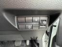 当社の届出済(登録済)未使用車は、新車登録時から「5年間、もしくは走行10万km」まで保証致します。保証内容はメーカー保証書(メンテナンスノート)に準じます。※詳細はスタッフにお尋ねください。