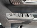 当社の届出済(登録済)未使用車は、新車登録時から「5年間、もしくは走行10万km」まで保証致します。保証内容はメーカー保証書(メンテナンスノート)に準じます。※詳細はスタッフにお尋ねください。