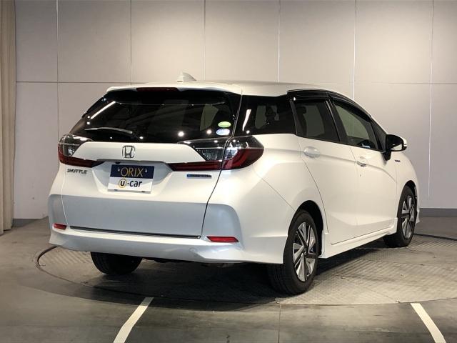 シャトル ハイブリッドＸ　ホンダセンシング　ナビ　ＥＴＣ　バックカメラ　スマトキー　ウィンカーミラー　パワーウィンドウ　助手席／サイドエアバッグ　横滑り防止装置　衝突回避軽減ブレーキ　プッシュスタート　クルーズコントロール（3枚目）