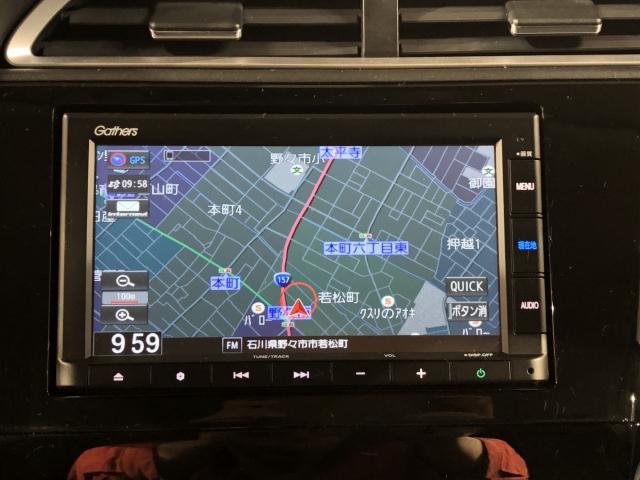 シャトル ハイブリッドＸ　ホンダセンシング　ナビ　ＥＴＣ　バックカメラ　スマトキー　ウィンカーミラー　パワーウィンドウ　助手席／サイドエアバッグ　横滑り防止装置　衝突回避軽減ブレーキ　プッシュスタート　クルーズコントロール（11枚目）