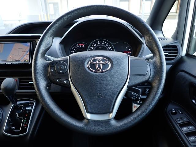 ヴォクシー X ナビ ETC バックカメラ 両側/片側電動スライドドア LEDヘッドライト MTモード付AT 3列シート ウォークスルー トラクションコントロール 横滑り防止装置 衝突回避軽減ブレーキ 盗難防止装置(5枚目)