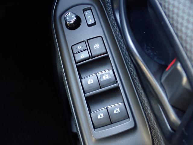 ヴォクシー X ナビ ETC バックカメラ 両側/片側電動スライドドア LEDヘッドライト MTモード付AT 3列シート ウォークスルー トラクションコントロール 横滑り防止装置 衝突回避軽減ブレーキ 盗難防止装置(7枚目)