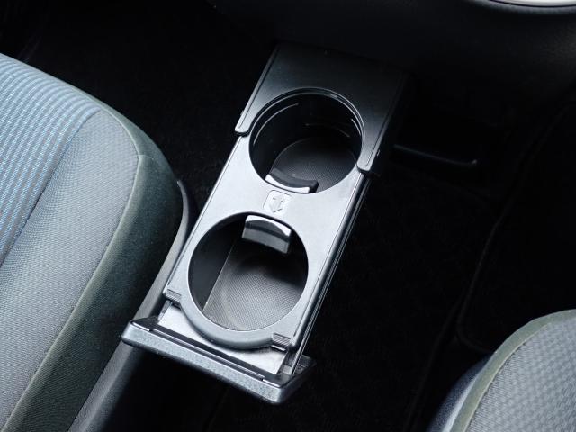 ヴォクシー X ナビ ETC バックカメラ 両側/片側電動スライドドア LEDヘッドライト MTモード付AT 3列シート ウォークスルー トラクションコントロール 横滑り防止装置 衝突回避軽減ブレーキ 盗難防止装置(18枚目)