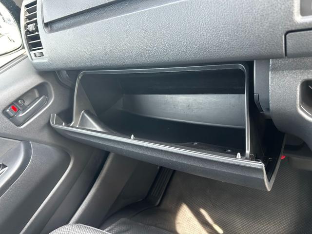 ハイエースバン ロングDX ナビ バックカメラ ETC キーレス 衝突回避軽減ブレーキ 横滑り防止装置 盗難防止装置 両側スライドドア パワステ パワーウィンドウ(33枚目)