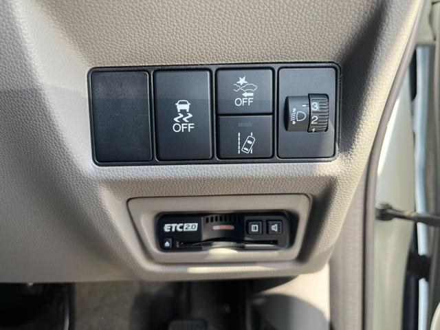 ステップワゴン Ｇ　ホンダセンシング　ナビ　ＥＴＣ　バックカメラ　キーレス　クルーズコントロール　両側電動スライドドア　衝突回避軽減　横滑り防止装置　ウィンカーミラー　アイドリングストップ（13枚目）