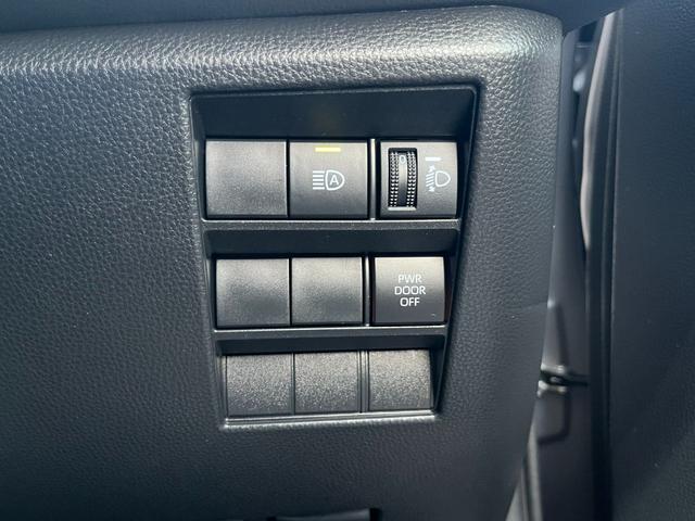 ノア Ｘ　バックカメラ　ＥＴＣ　キーレス　ＩＳＯＦＩＸ　クルーズコントロール　衝突回避軽減　横滑り防止装置　ウィンカーミラー　両側電動スライドドア　プッシュスタート（13枚目）