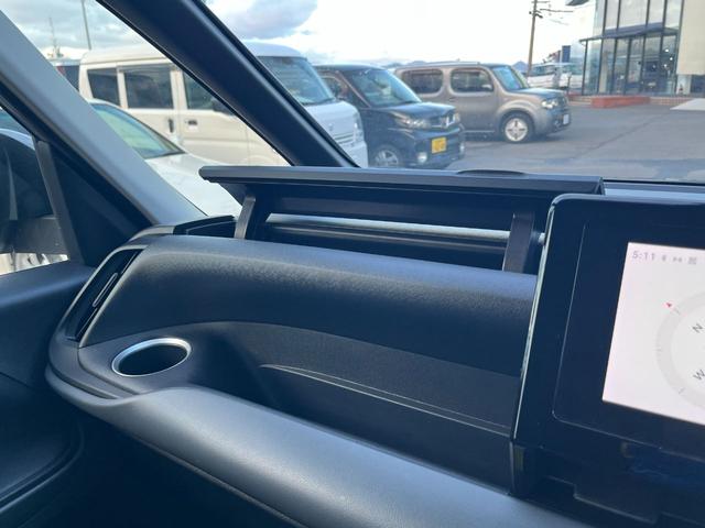 ノア Ｘ　バックカメラ　ＥＴＣ　キーレス　ＩＳＯＦＩＸ　クルーズコントロール　衝突回避軽減　横滑り防止装置　ウィンカーミラー　両側電動スライドドア　プッシュスタート（20枚目）