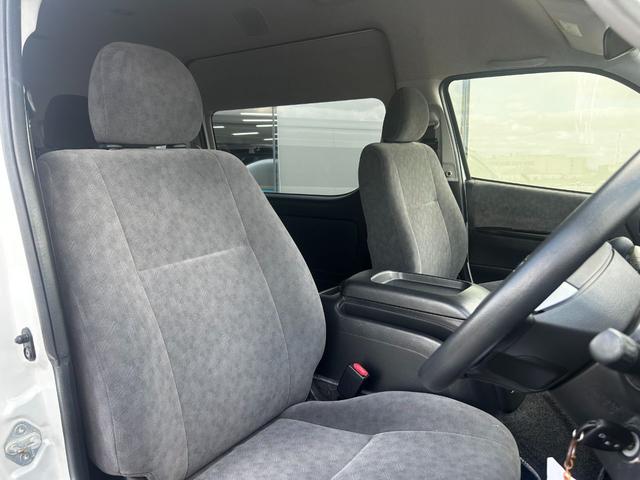 ハイエースワゴン グランドキャビン　ナビ　バックカメラ　ＥＴＣ　片側電動スライドドア　キーレス　衝突回避軽減　横滑り防止装置　盗難防止装置　パワステ　パワーウィンドウ（13枚目）