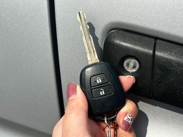 ハイエースバン ロングDX ナビ バックカメラ ETC キーレス 衝突回避軽減 横滑り防止装置 盗難防止装置 両側スライドドア パワステ パワーウィンドウ(17枚目)