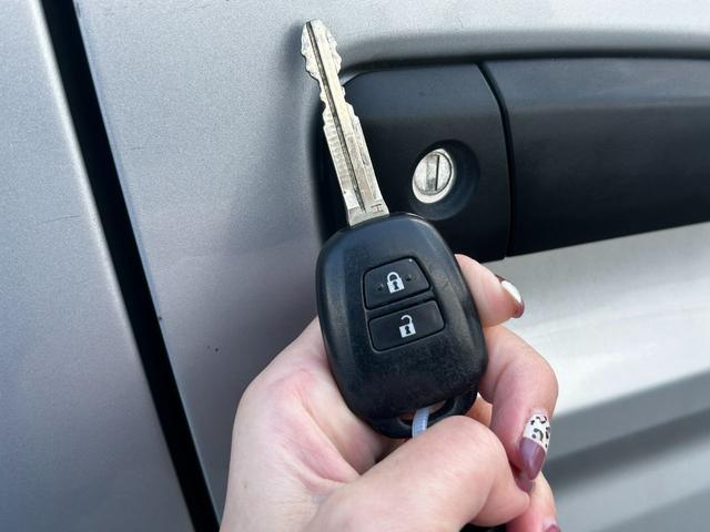 レジアスエースバン DX GLパッケージ ETC キーレス バックカメラ 衝突回避軽減 横滑り防止装置 盗難防止装置 リアクーラー LEDヘッドライト 両側スライドドア パワステ パワーウィンドウ ABS(10枚目)