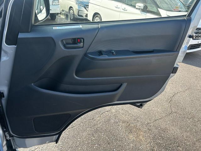 レジアスエースバン DX GLパッケージ ETC キーレス バックカメラ 衝突回避軽減 横滑り防止装置 盗難防止装置 リアクーラー LEDヘッドライト 両側スライドドア パワステ パワーウィンドウ ABS(15枚目)