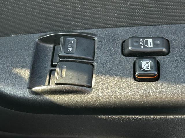 レジアスエースバン DX GLパッケージ ETC キーレス バックカメラ 衝突回避軽減 横滑り防止装置 盗難防止装置 リアクーラー LEDヘッドライト 両側スライドドア パワステ パワーウィンドウ ABS(27枚目)