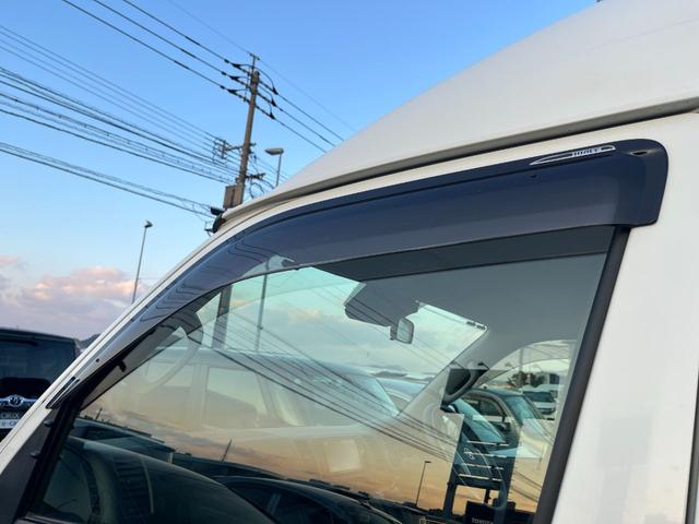 ハイエースバン ロングジャストローＤＸ　ナビ　ＴＶ　ＥＴＣ　バックカメラ　衝突回避軽減ブレーキ　横滑り防止装置　盗難防止装置　エアバッグ　ＡＢＳ　パワーウィンドウ（5枚目）