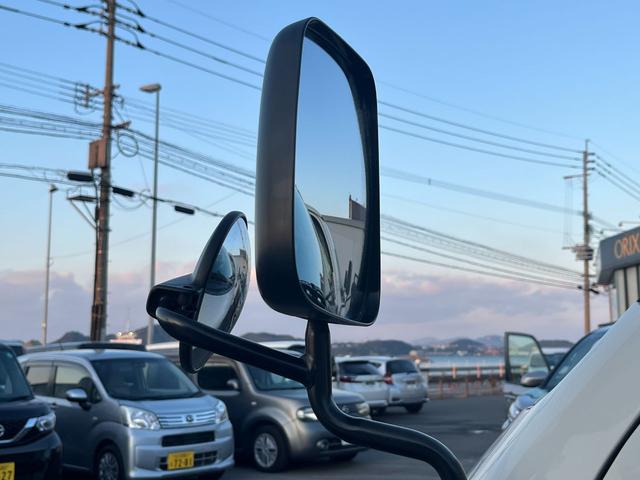 ハイエースバン ロングジャストローＤＸ　ナビ　ＴＶ　ＥＴＣ　バックカメラ　衝突回避軽減ブレーキ　横滑り防止装置　盗難防止装置　エアバッグ　ＡＢＳ　パワーウィンドウ（6枚目）